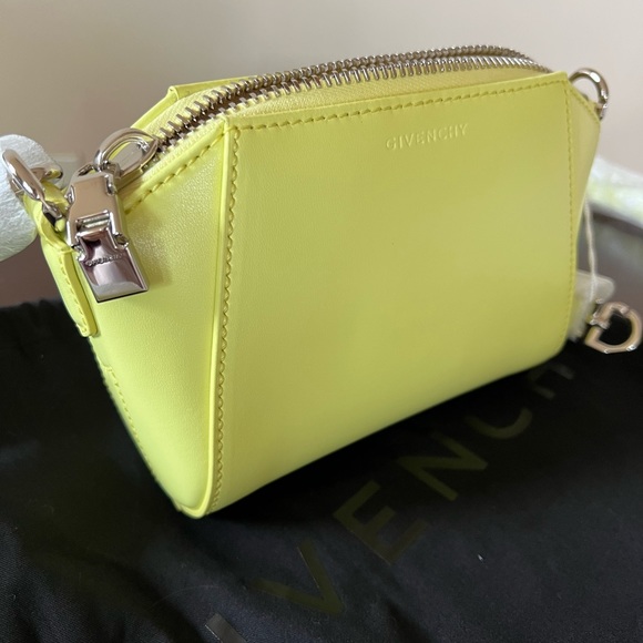 Givenchy Antigona leather nano stachel bag - Picture 7 of 14